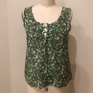 Lovely sleeveless top. Almost new✨